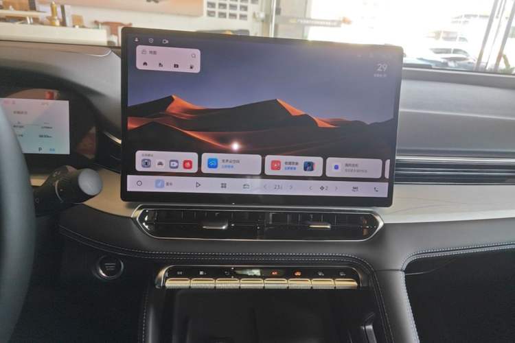 Used Geely Auto Preface 2026 Model Oriental Yao 1.5TD Kunlun Edition Audio And AC Panel
