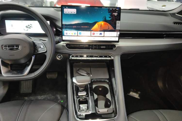 Used Geely Auto Preface 2026 Model Oriental Yao 1.5TD Kunlun Edition Audio And AC Panel