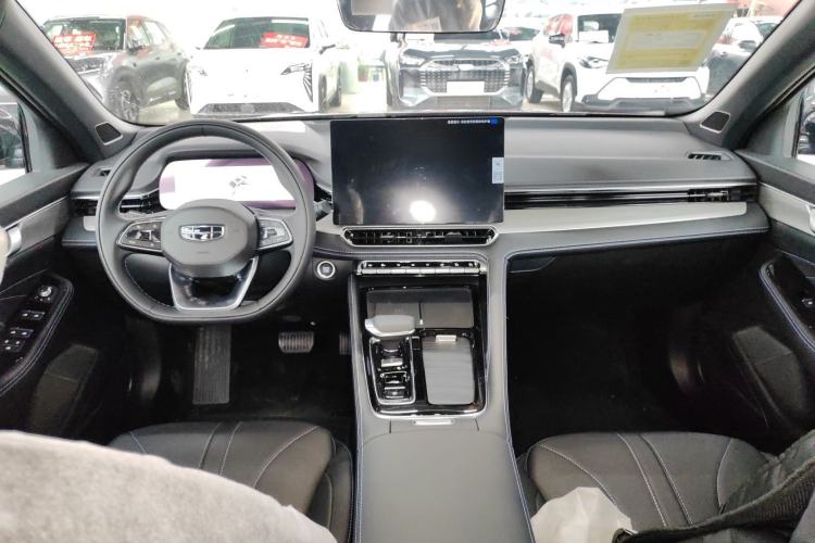 Used Geely Auto Preface 2026 Model Oriental Yao 1.5TD Kunlun Edition Center Console
