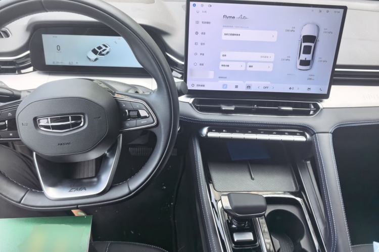 Used Geely Auto Preface 2026 Model Oriental Yao 1.5TD Fuyao Edition Center Console