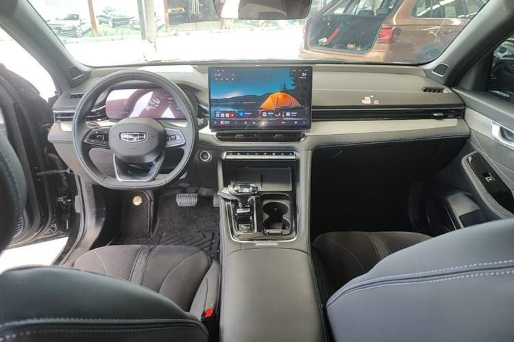 Used Geely Auto Preface 2026 Model Oriental Yao 2.0TD Xiaohan Edition Center Console