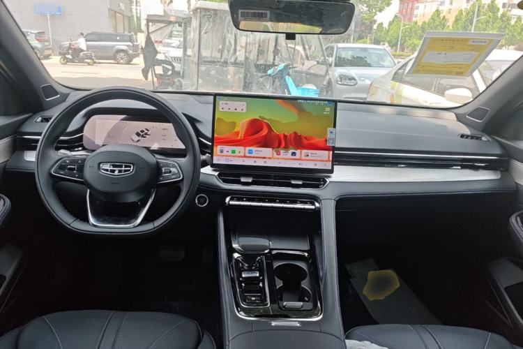 Used Geely Auto Preface 2026 Model Oriental Yao 1.5TD Kunlun Edition Center Console