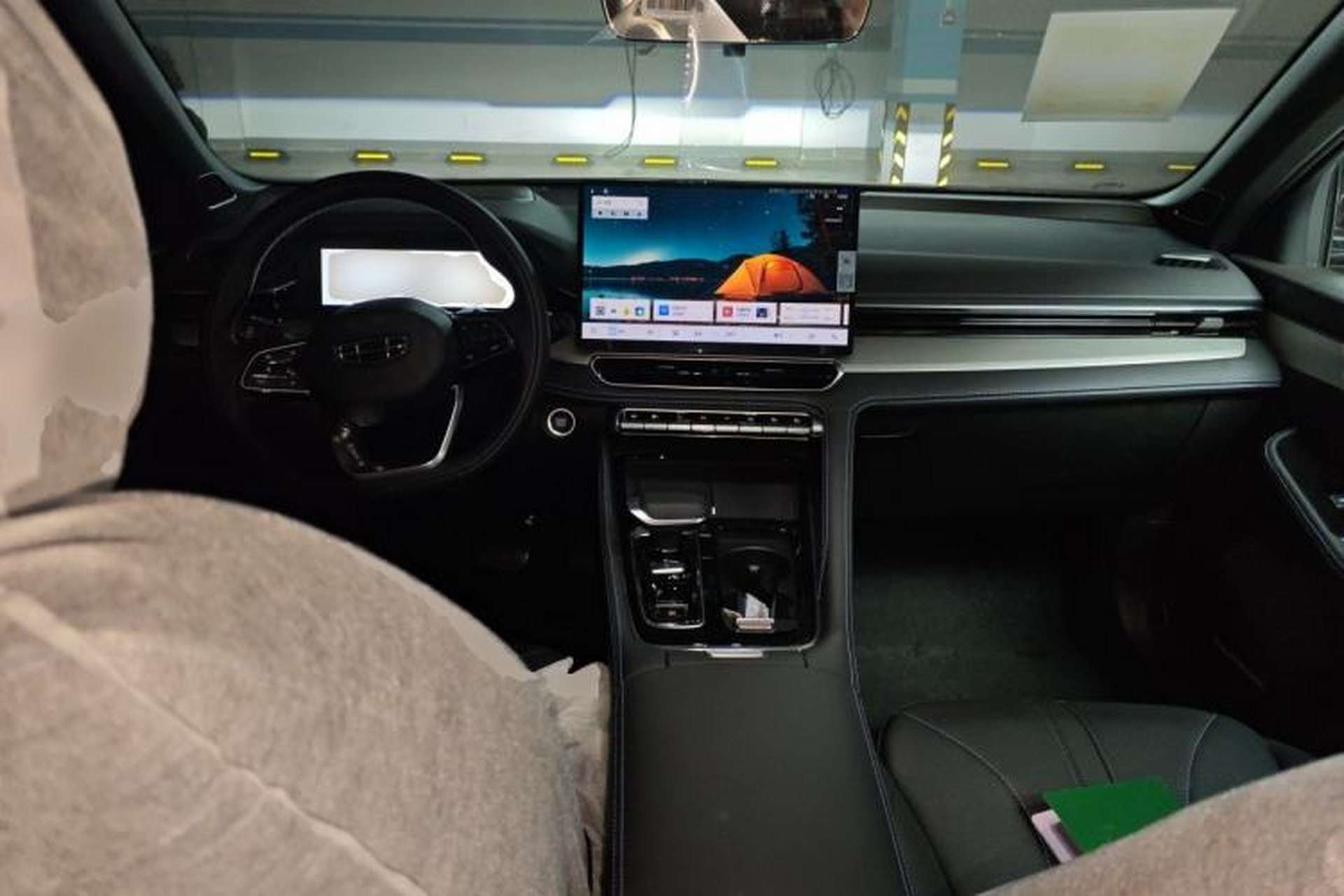 Used Geely Auto Preface 2026 Model Oriental Yao 1.5TD Kunlun Edition Center Console