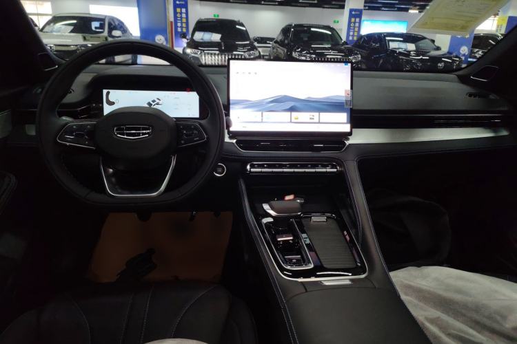 Used Geely Auto Preface 2026 Model Oriental Yao 1.5TD Fuyao Edition Center Console