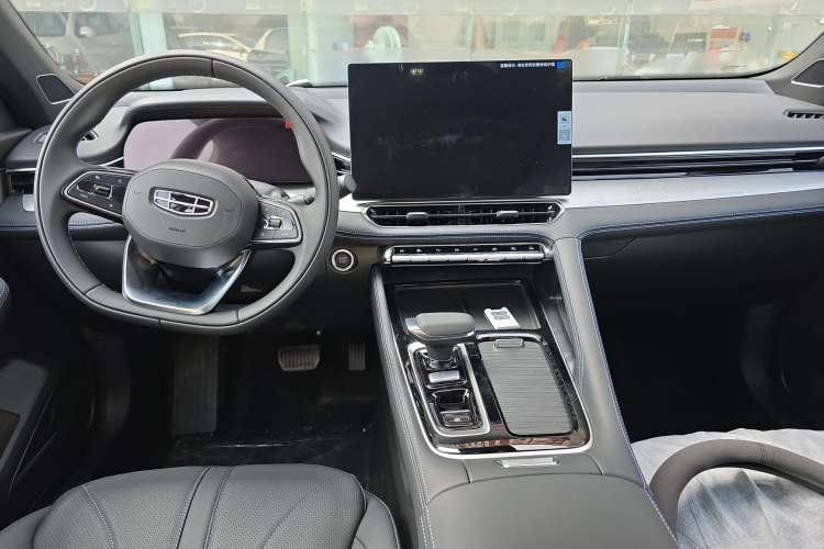Used Geely Auto Preface 2026 Model Oriental Yao 1.5TD Fuyao Edition Center Console