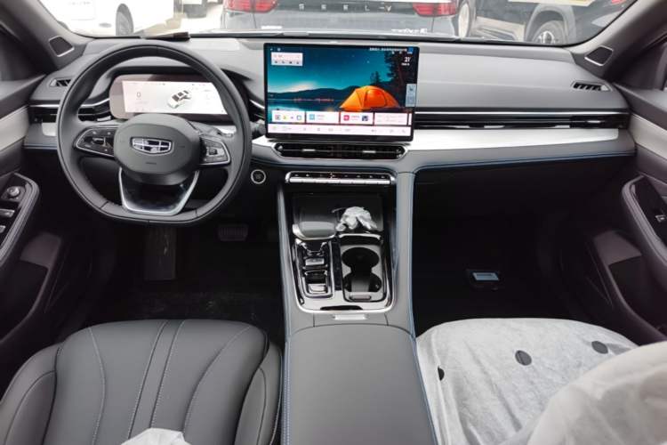 Used Geely Auto Preface 2026 Model Oriental Yao 1.5TD Kunlun Edition Center Console