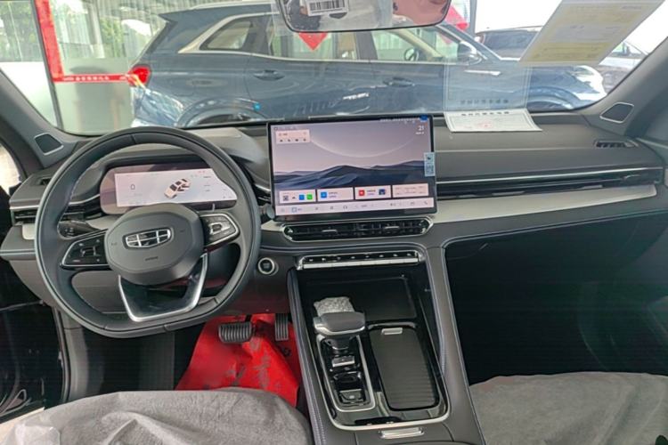 Used Geely Auto Preface 2026 Model Oriental Yao 1.5TD Fuyao Edition Center Console