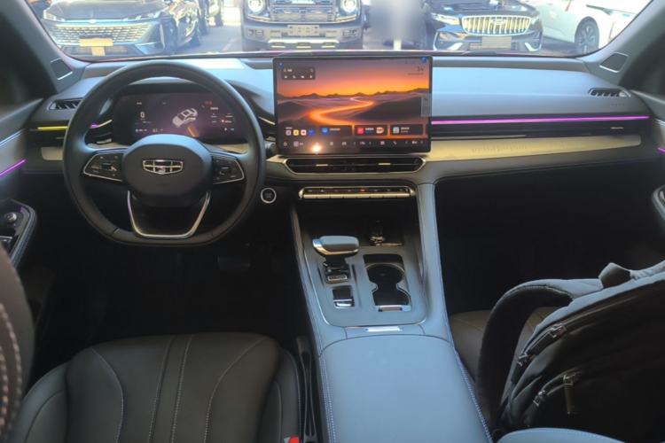 Used Geely Auto Preface 2026 Model Oriental Yao 1.5TD Fuyao Edition Center Console