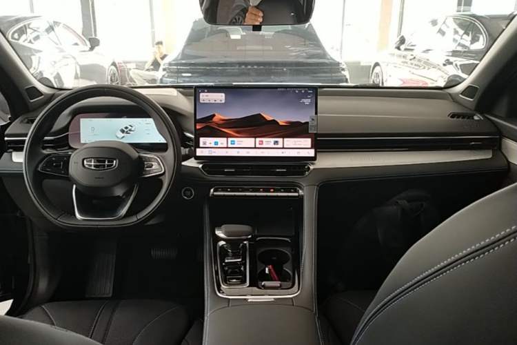Used Geely Auto Preface 2026 Model Oriental Yao 1.5TD Fuyao Edition Center Console