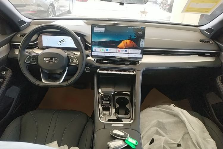 Used Geely Auto Preface 2026 Model Oriental Yao 1.5TD Fuyao Edition Center Console