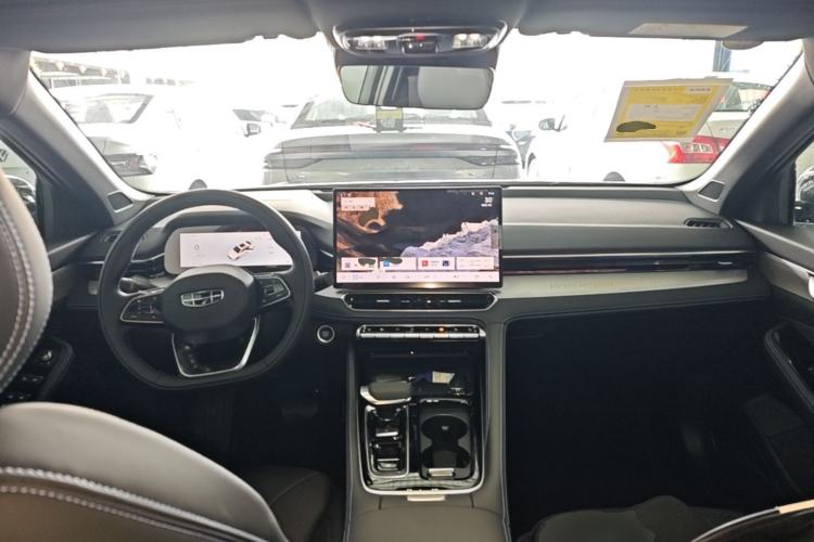 Used Geely Auto Preface 2026 Model Oriental Yao 1.5TD Fuyao Edition Center Console