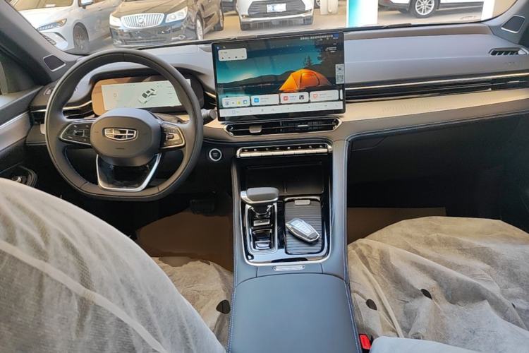 Used Geely Auto Preface 2026 Model Oriental Yao 1.5TD Fuyao Edition Center Console