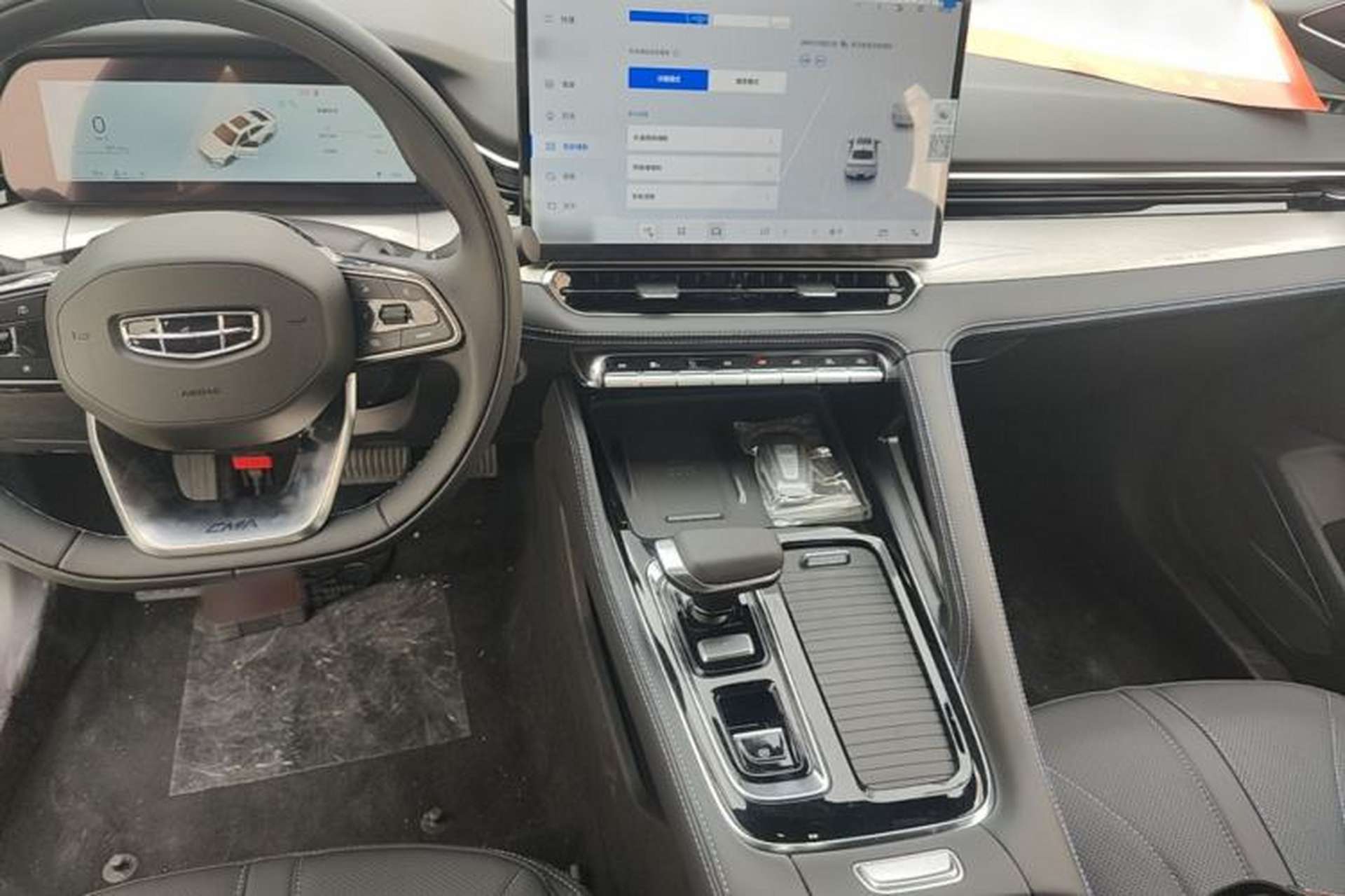 Used Geely Auto Preface 2026 Model Oriental Yao 1.5TD Kunlun Edition Center Console