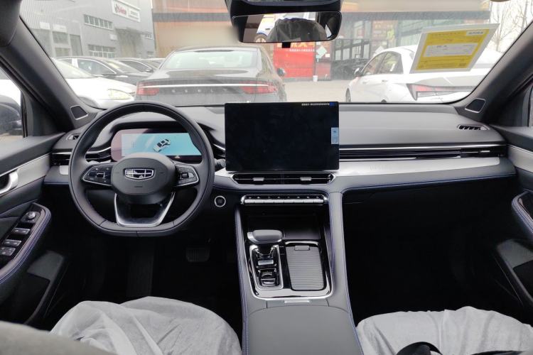 Used Geely Auto Preface 2026 Model Oriental Yao 1.5TD Fuyao Edition Center Console