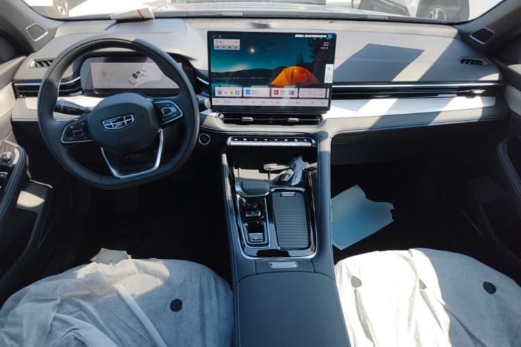 Used Geely Auto Preface 2026 Model Oriental Yao 1.5TD Kunlun Edition Center Console