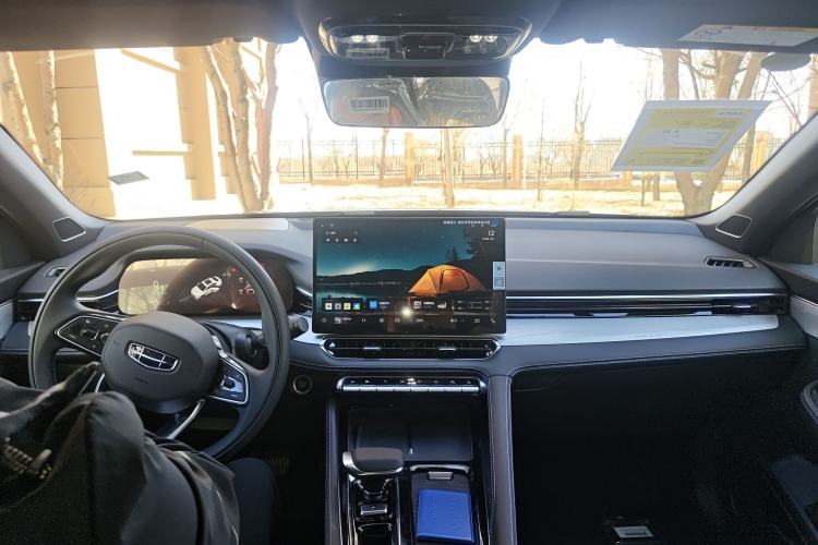 Used Geely Auto Preface 2026 Model Oriental Yao 1.5TD Kunlun Edition Center Console