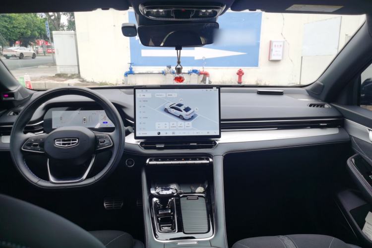 Used Geely Auto Preface 2026 Model Oriental Yao 2.0TD Lanxing Edition Center Console