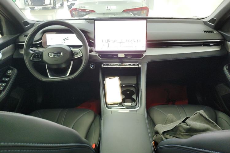 Used Geely Auto Preface 2026 Model Oriental Yao 1.5TD Kunlun Edition Center Console