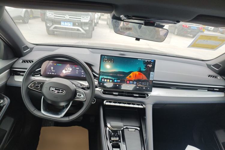 Used Geely Auto Preface 2026 Model Oriental Yao 1.5TD Fuyao Edition Center Console