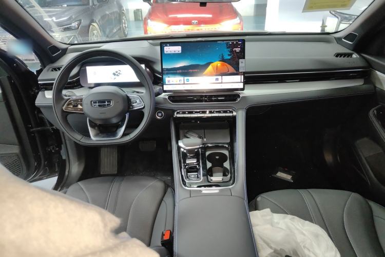 Used Geely Auto Preface 2026 Model Oriental Yao 1.5TD Kunlun Edition Center Console