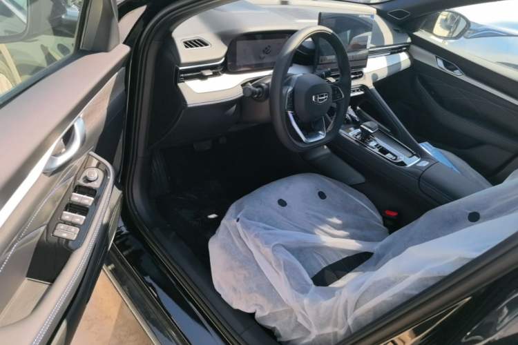 Used Geely Auto Preface 2026 Model Oriental Yao 1.5TD Kunlun Edition Driver Seat