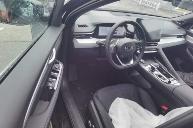 Used Geely Auto Preface 2026 Model Oriental Yao 1.5TD Kunlun Edition Driver Seat
