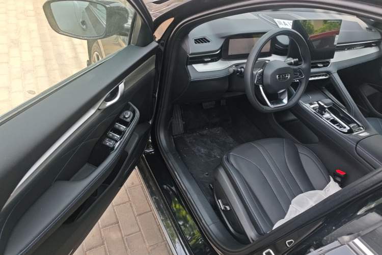 Used Geely Auto Preface 2026 Model Oriental Yao 1.5TD Kunlun Edition Driver Seat