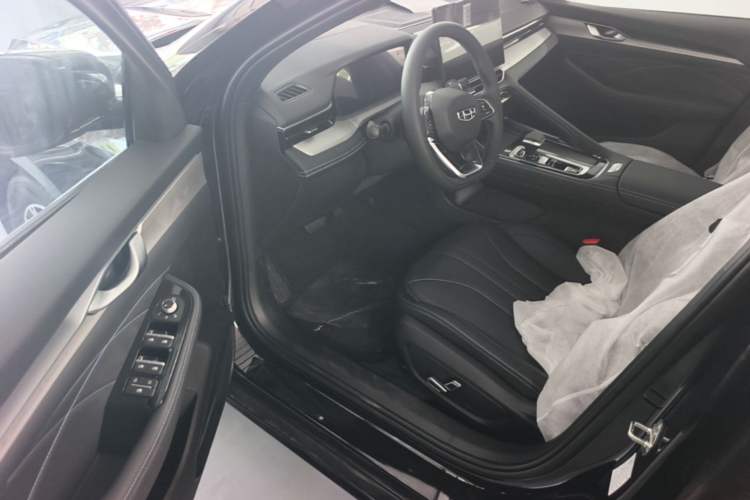 Used Geely Auto Preface 2026 Model Oriental Yao 1.5TD Fuyao Edition Driver Seat