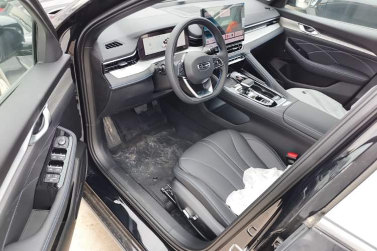 Used Geely Auto Preface 2026 Model Oriental Yao 1.5TD Kunlun Edition Driver Seat