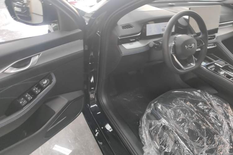Used Geely Auto Preface 2026 Model Oriental Yao 1.5TD Fuyao Edition Driver Seat