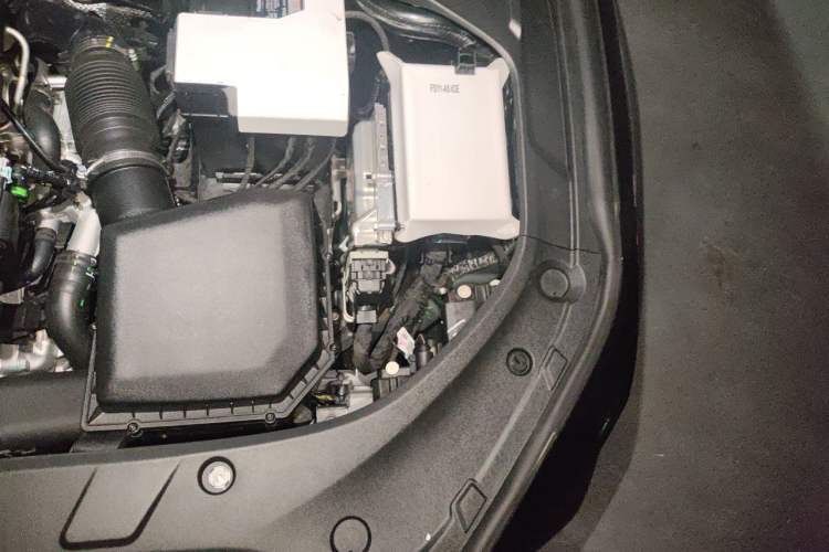 Used Geely Auto Preface 2026 Model Oriental Yao 1.5TD Kunlun Edition Engine Bay Left