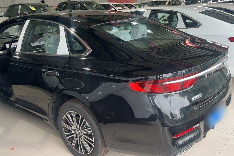 Used Geely Auto Preface 2026 Model Oriental Yao 1.5TD Fuyao Edition Exterior 1