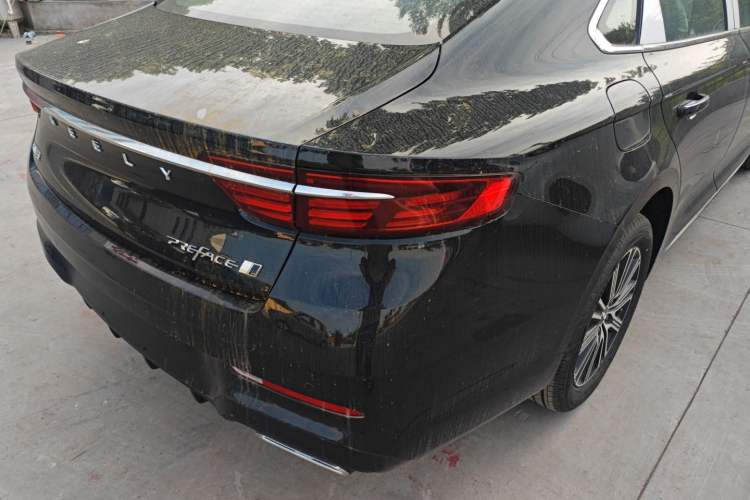 Used Geely Auto Preface 2026 Model Oriental Yao 1.5TD Fuyao Edition Exterior 3