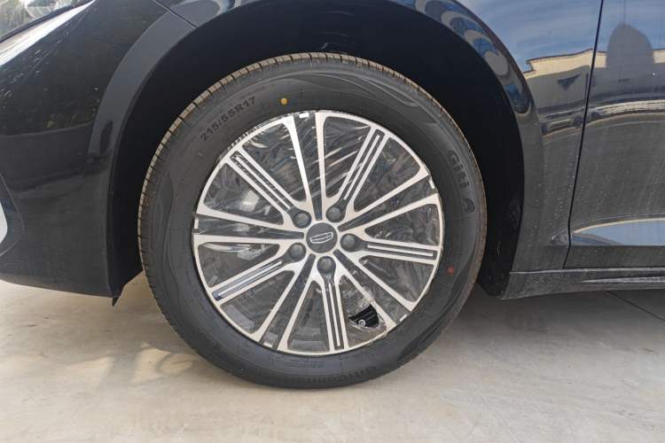 Used Geely Auto Preface 2026 Model Oriental Yao 1.5TD Fuyao Edition Exterior 4