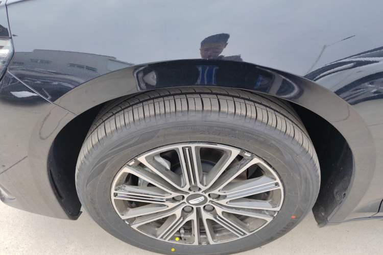 Used Geely Auto Preface 2026 Model Oriental Yao 1.5TD Fuyao Edition Exterior 4