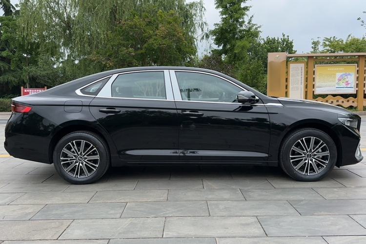 Used Geely Auto Preface 2026 Model Oriental Yao 1.5TD Fuyao Edition Exterior 5