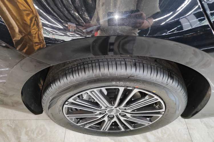 Used Geely Auto Preface 2026 Model Oriental Yao 1.5TD Fuyao Edition Exterior 5