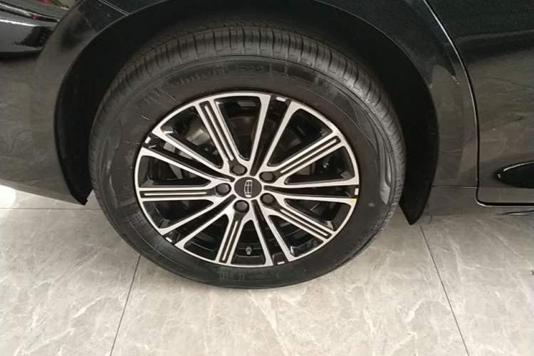 Used Geely Auto Preface 2026 Model Oriental Yao 1.5TD Fuyao Edition Exterior 5