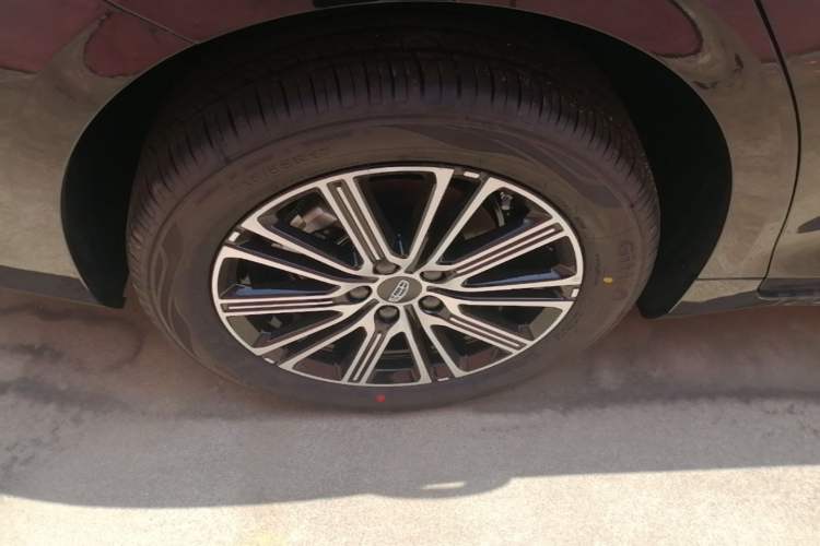 Used Geely Auto Preface 2026 Model Oriental Yao 1.5TD Fuyao Edition Exterior 5
