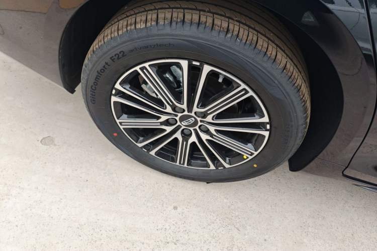 Used Geely Auto Preface 2026 Model Oriental Yao 1.5TD Fuyao Edition Exterior 5