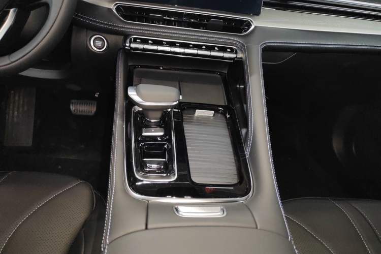 Used Geely Auto Preface 2026 Model Oriental Yao 1.5TD Kunlun Edition Gear Lever