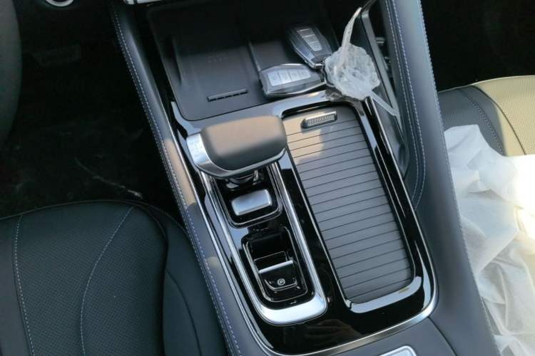 Used Geely Auto Preface 2026 Model Oriental Yao 1.5TD Kunlun Edition Gear Lever