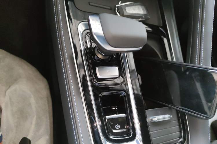 Used Geely Auto Preface 2026 Model Oriental Yao 1.5TD Kunlun Edition Gear Lever