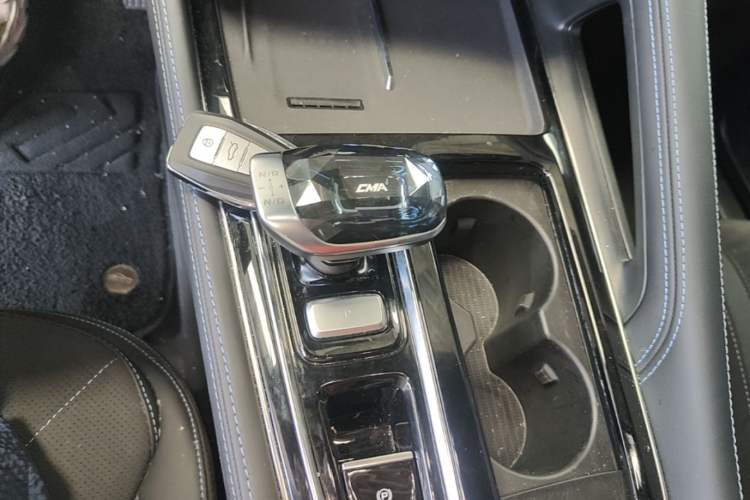 Used Geely Auto Preface 2026 Model Oriental Yao 2.0TD Xiaohan Edition Gear Lever