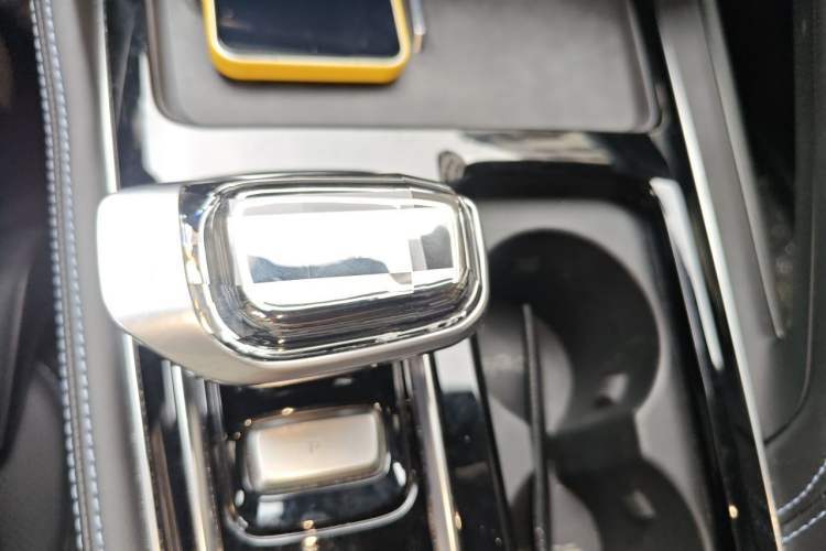 Used Geely Auto Preface 2026 Model Oriental Yao 1.5TD Kunlun Edition Gear Lever