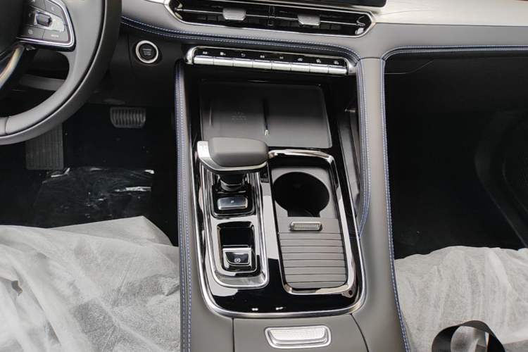 Used Geely Auto Preface 2026 Model Oriental Yao 1.5TD Kunlun Edition Gear Lever