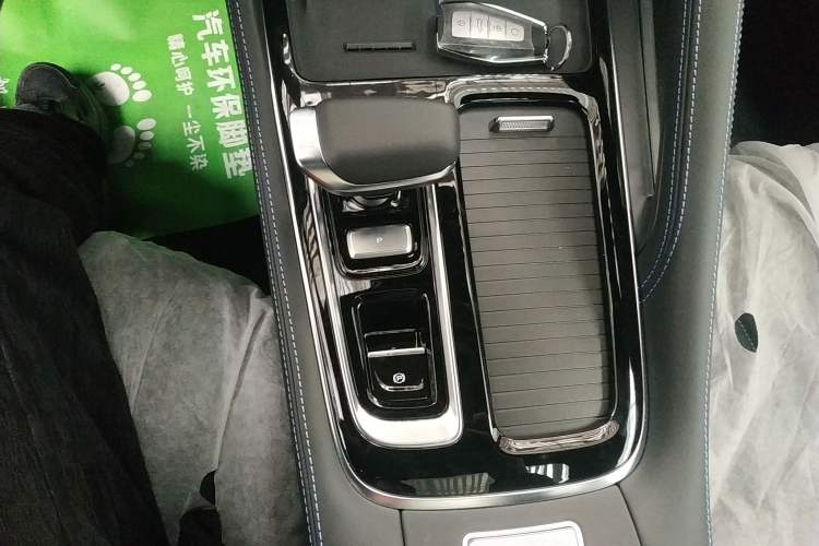 Used Geely Auto Preface 2026 Model Oriental Yao 1.5TD Kunlun Edition Gear Lever