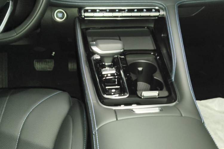 Used Geely Auto Preface 2026 Model Oriental Yao 1.5TD Kunlun Edition Gear Lever