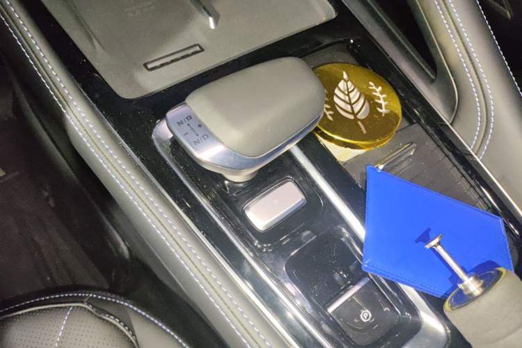 Used Geely Auto Preface 2026 Model Oriental Yao 1.5TD Kunlun Edition Gear Lever