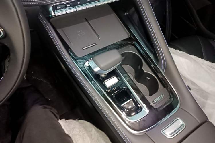 Used Geely Auto Preface 2026 Model Oriental Yao 1.5TD Kunlun Edition Gear Lever
